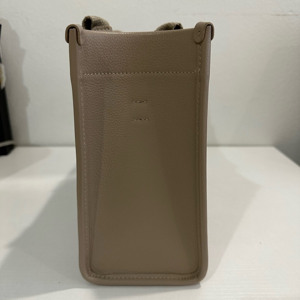 Balenciaga Hardware Leather Tote - Picture 7 of 10